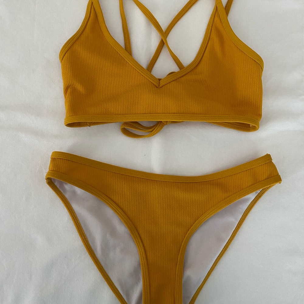 CUTE MUSTARD YELLOW BIKINI!